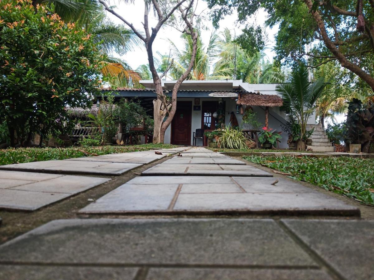 Yaye Guest House Tissamaharama Extérieur photo