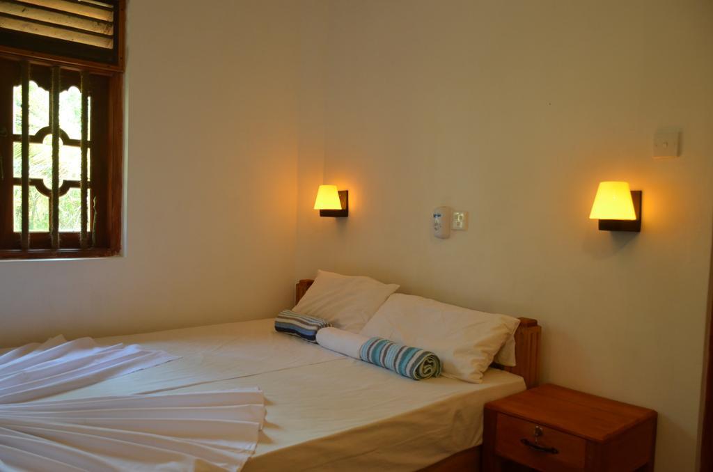 Yaye Guest House Tissamaharama Extérieur photo