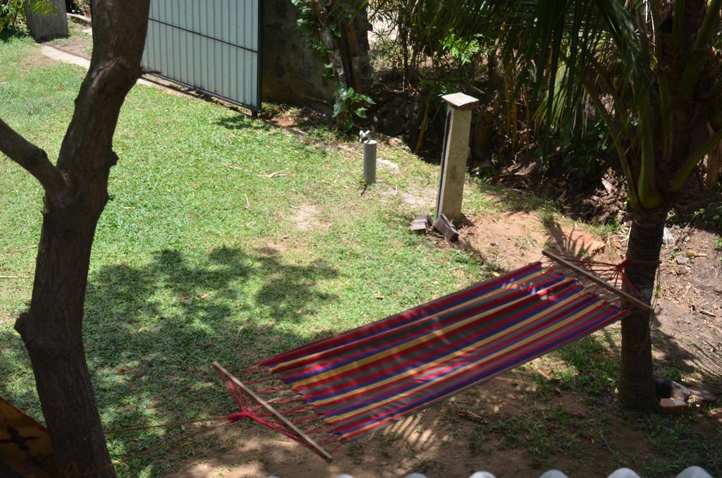 Yaye Guest House Tissamaharama Extérieur photo