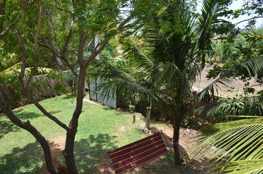 Yaye Guest House Tissamaharama Extérieur photo