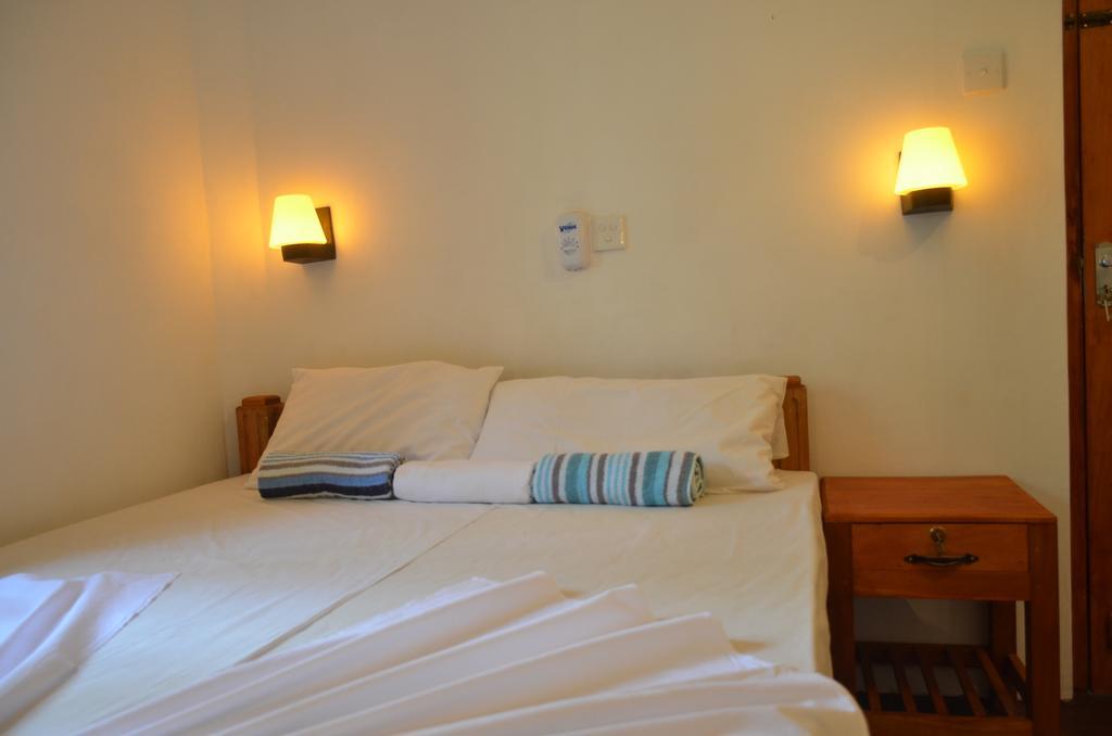 Yaye Guest House Tissamaharama Extérieur photo
