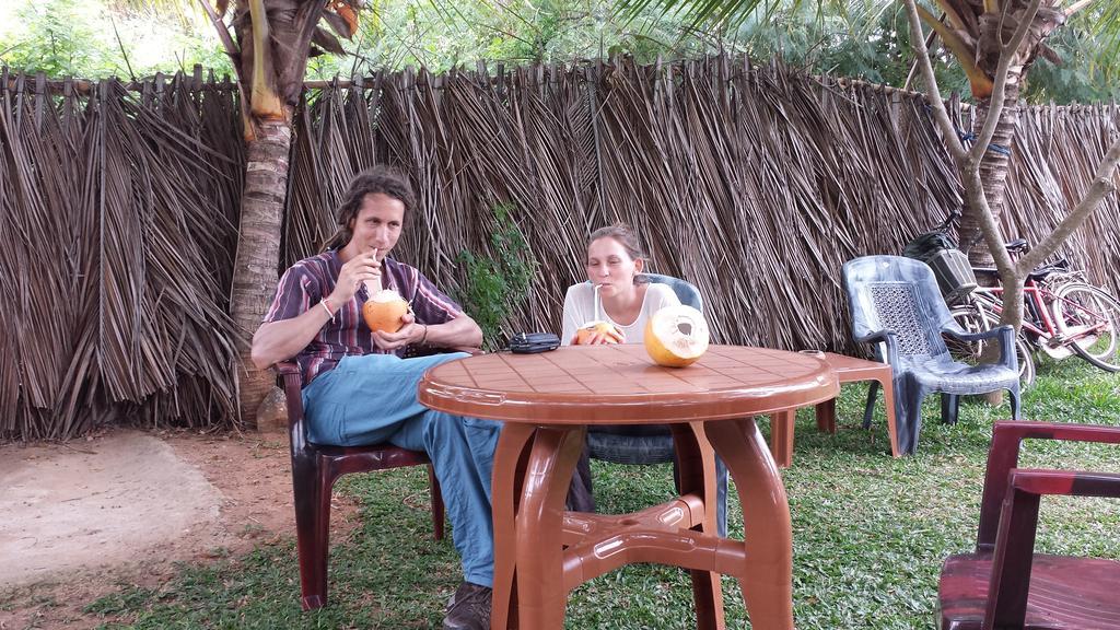 Yaye Guest House Tissamaharama Extérieur photo