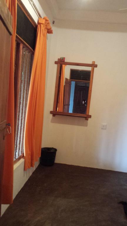 Yaye Guest House Tissamaharama Extérieur photo